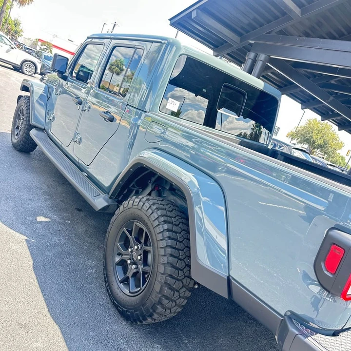 2025 Jeep JT Gladiator - Image 3 of 5