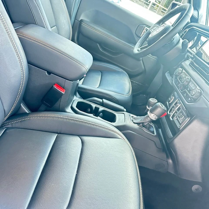 2025 Jeep JT Gladiator - Image 5 of 5