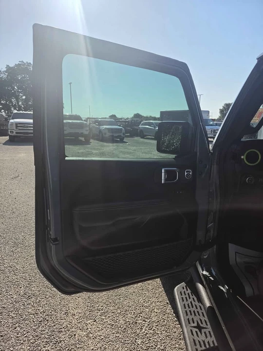 2025 Jeep JT Gladiator - Image 7 of 18