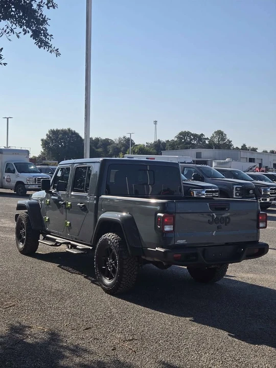2025 Jeep JT Gladiator - Image 4 of 18