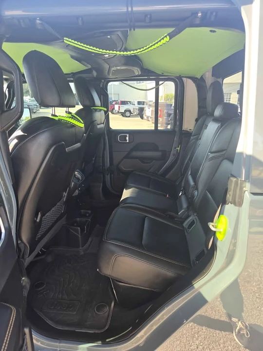 2025 Jeep JT Gladiator - Image 14 of 18