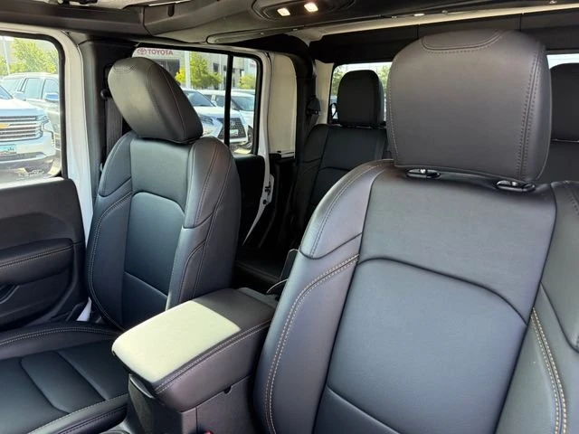 2025 Jeep JT Gladiator - Image 9 of 20