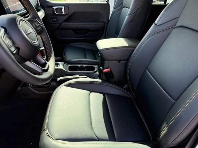 2025 Jeep JT Gladiator - Image 11 of 20