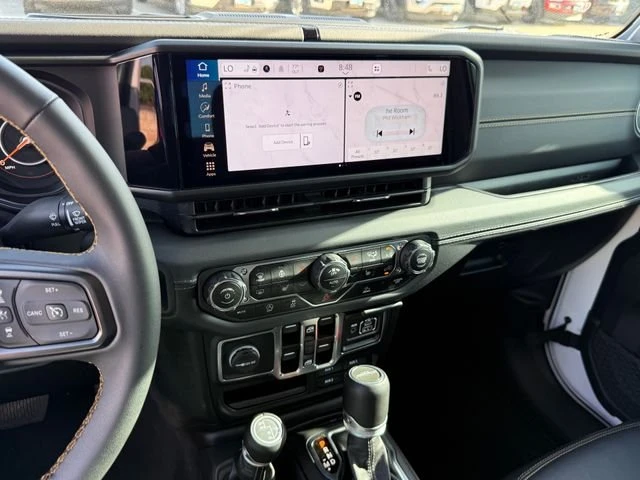 2025 Jeep JT Gladiator - Image 16 of 20
