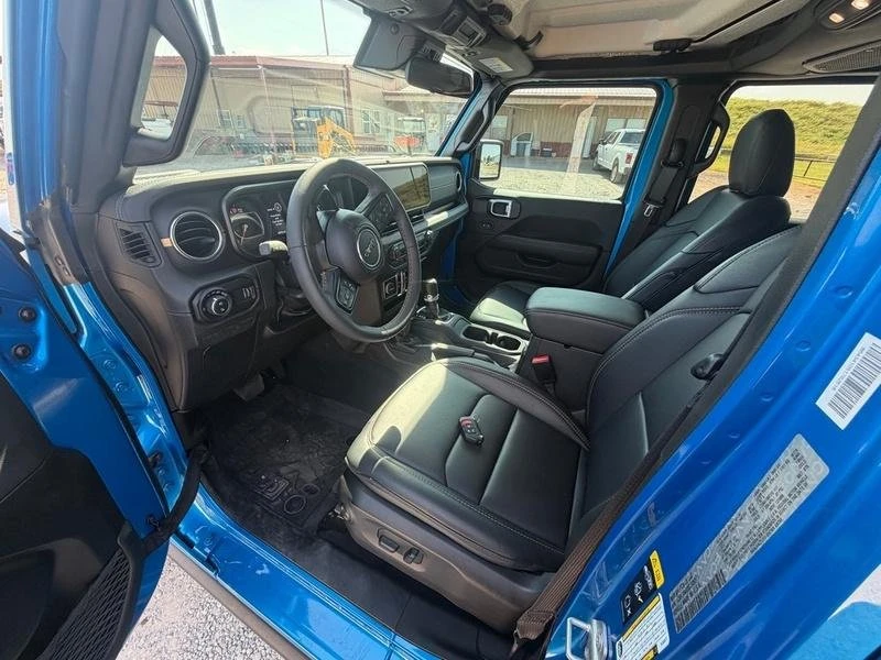 2025 Jeep JT Gladiator - Image 19 of 20