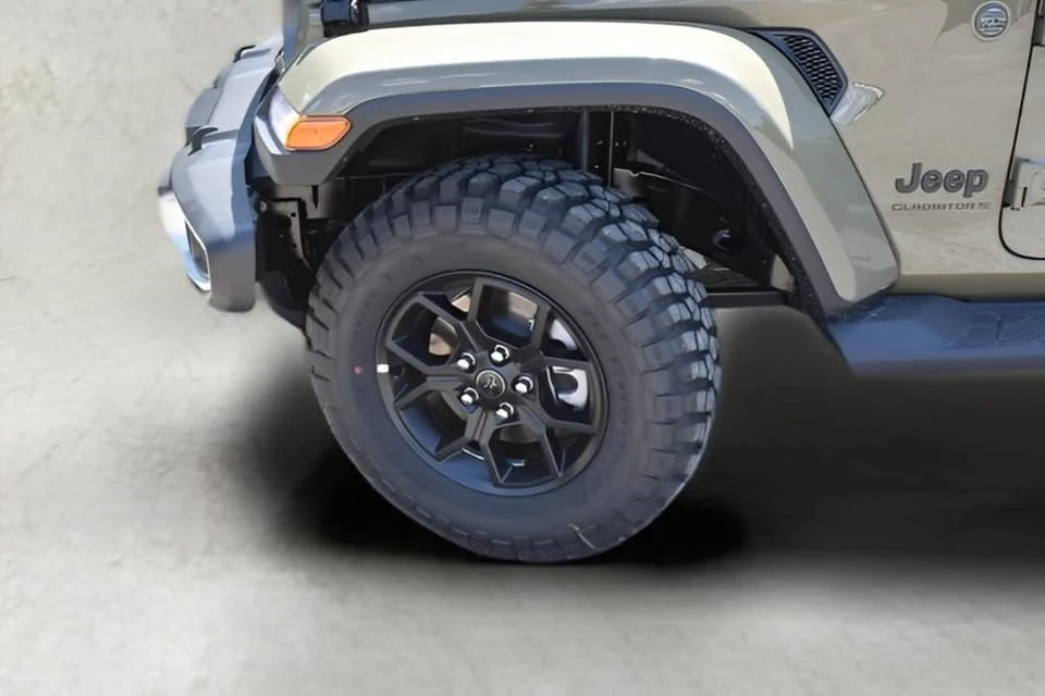 2025 Jeep JT Gladiator - Image 9 of 15