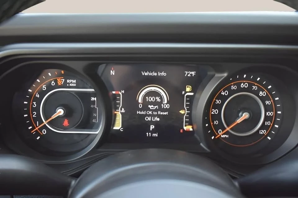 2025 Jeep JT Gladiator - Image 15 of 15
