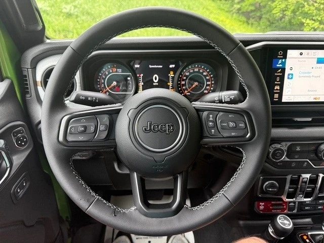 2025 Jeep JT Gladiator - Image 19 of 21