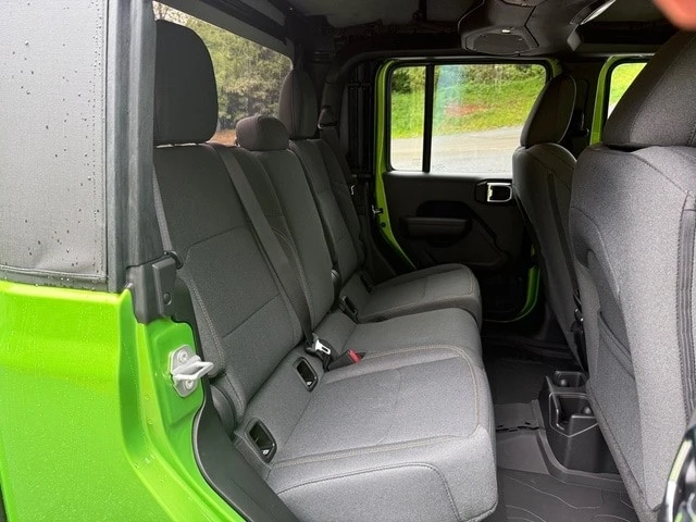 2025 Jeep JT Gladiator - Image 17 of 21