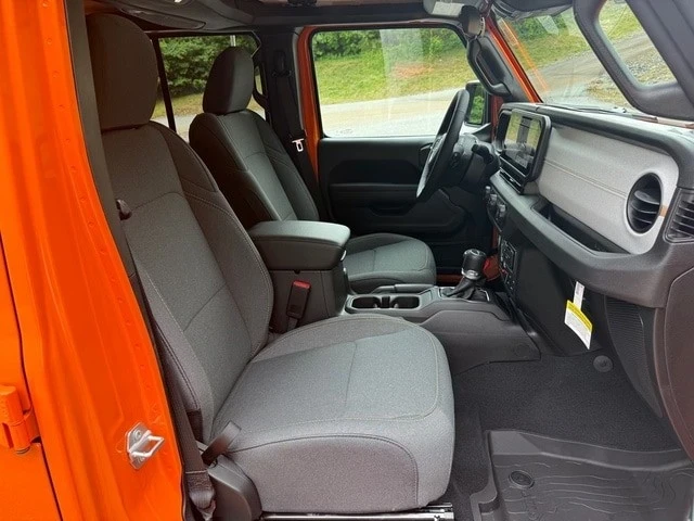 2025 Jeep JT Gladiator - Image 20 of 21