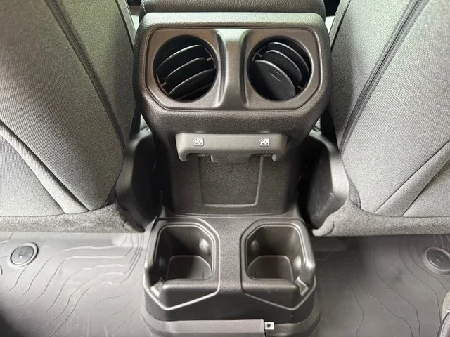 2025 Jeep JT Gladiator - Image 17 of 21