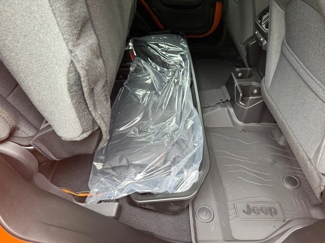 2025 Jeep JT Gladiator - Image 19 of 21