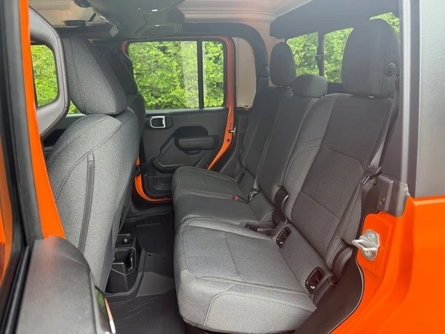 2025 Jeep JT Gladiator - Image 16 of 21