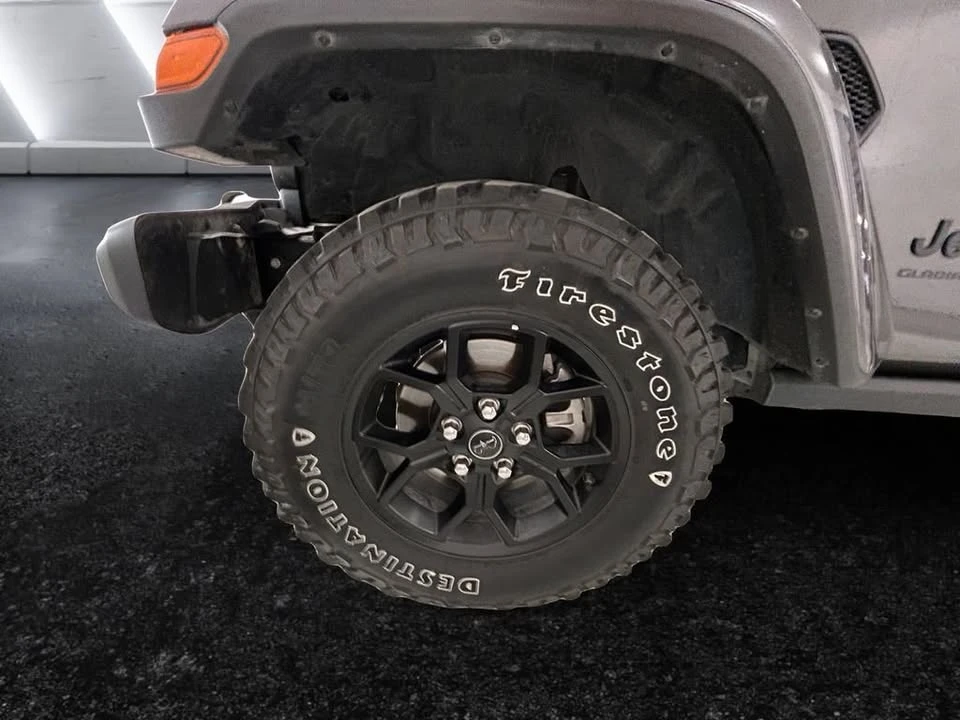 2025 Jeep JT Gladiator - Image 7 of 15