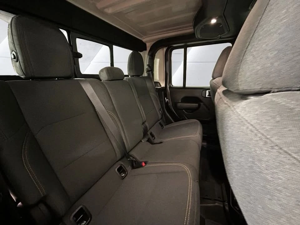 2025 Jeep JT Gladiator - Image 9 of 15