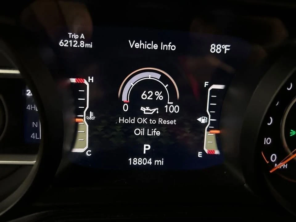 2025 Jeep JT Gladiator - Image 12 of 15