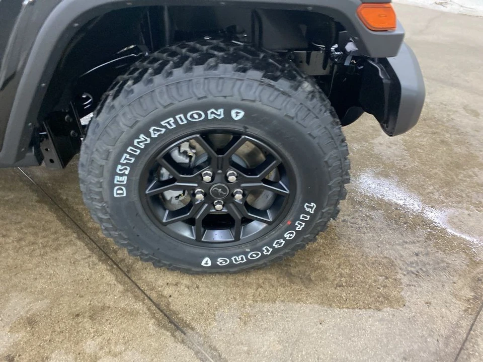 2025 Jeep JT Gladiator - Image 9 of 12