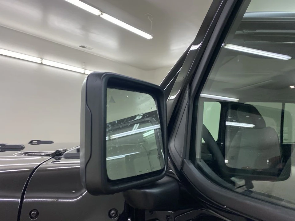 2025 Jeep JT Gladiator - Image 11 of 12