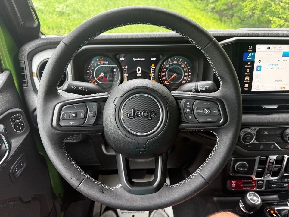 2025 Jeep JT Gladiator - Image 19 of 21