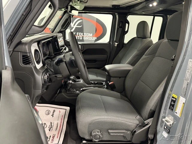2025 Jeep JT Gladiator - Image 9 of 12