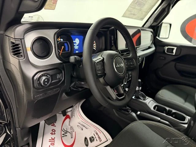 2025 Jeep JT Gladiator - Image 10 of 12