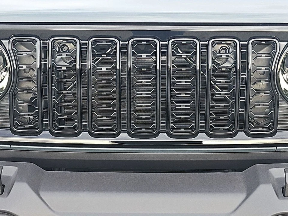 2025 Jeep JT Gladiator - Image 20 of 21