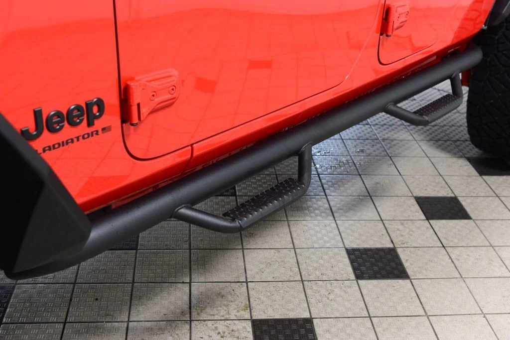 2025 Jeep JT Gladiator - Image 26 of 31