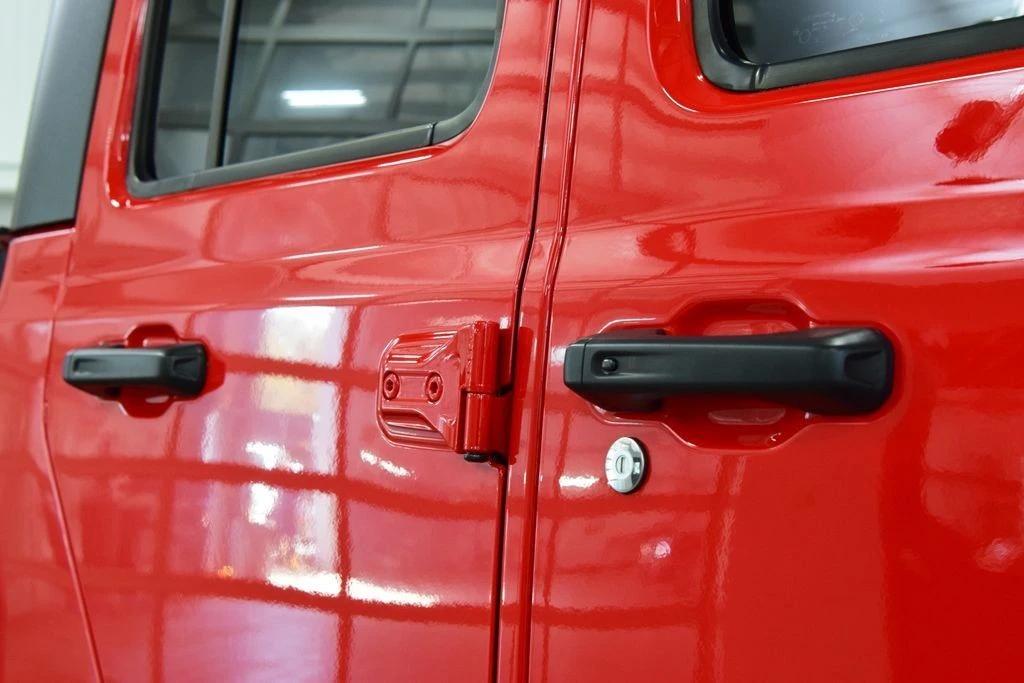 2025 Jeep JT Gladiator - Image 17 of 31