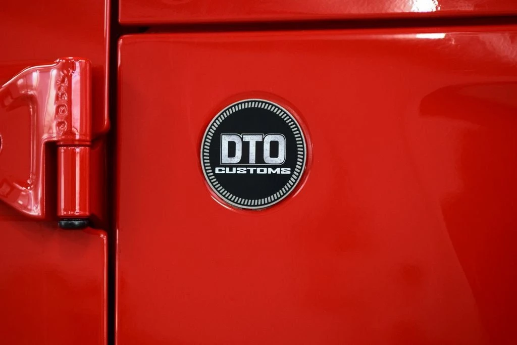2025 Jeep JT Gladiator - Image 15 of 31