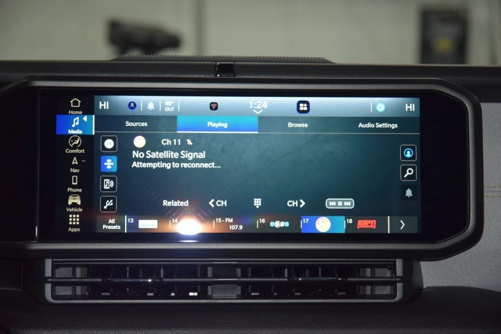 2025 Jeep JT Gladiator - Image 29 of 31