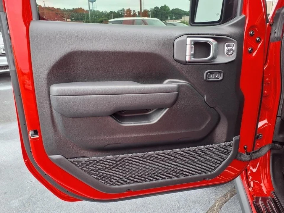 2025 Jeep JT Gladiator - Image 10 of 12