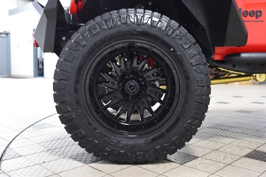 2025 Jeep JT Gladiator - Image 25 of 31