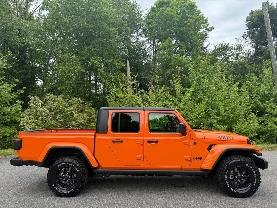 2025 Jeep JT Gladiator - Image 6 of 21