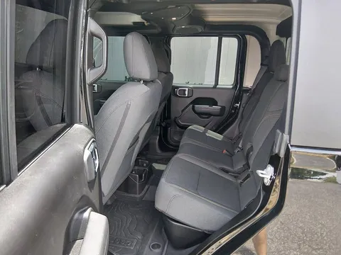 2025 Jeep JT Gladiator - Image 4 of 5