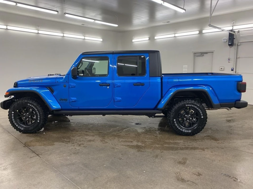 2025 Jeep JT Gladiator - Image 6 of 12