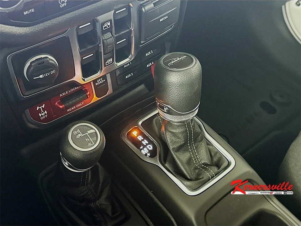 2025 Jeep JT Gladiator - Image 12 of 21
