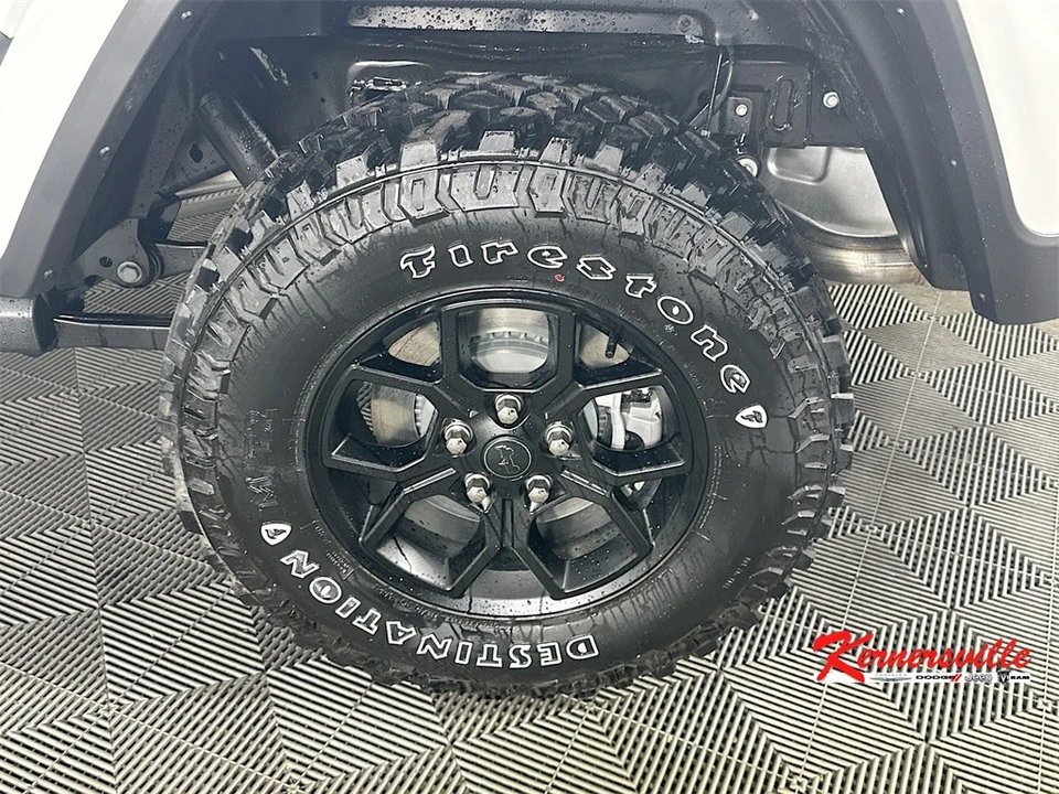 2025 Jeep JT Gladiator - Image 16 of 21