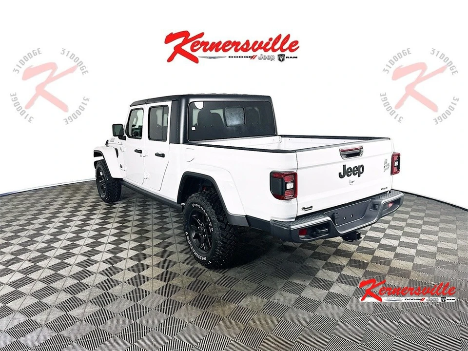 2025 Jeep JT Gladiator - Image 5 of 12