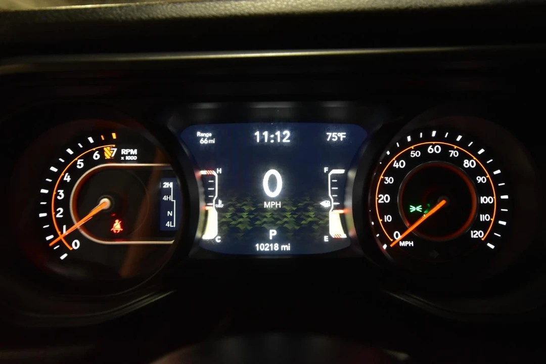2025 Jeep JT Gladiator - Image 24 of 31