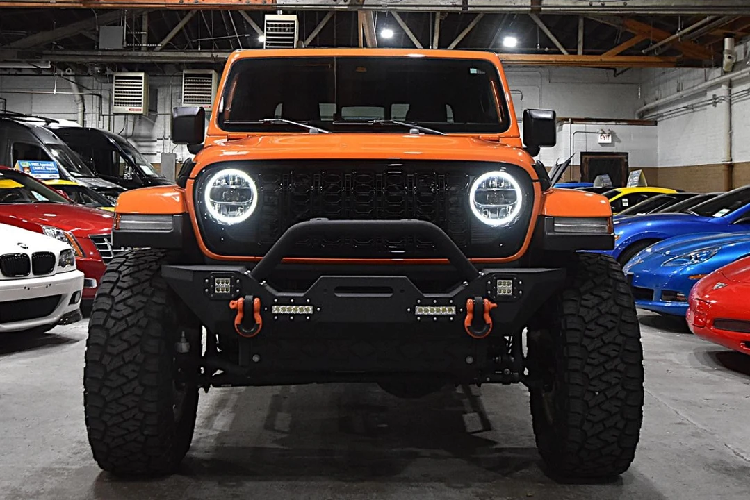 2025 Jeep JT Gladiator - Image 2 of 31