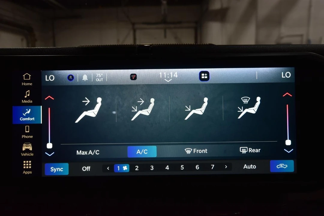 2025 Jeep JT Gladiator - Image 28 of 31