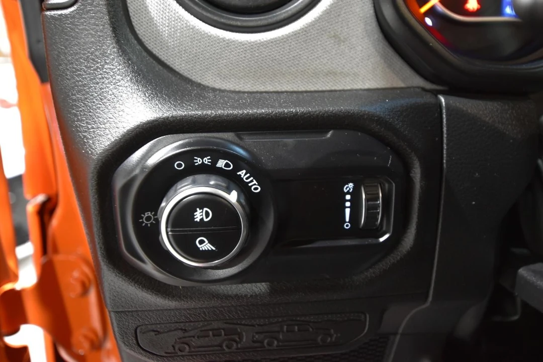 2025 Jeep JT Gladiator - Image 19 of 31