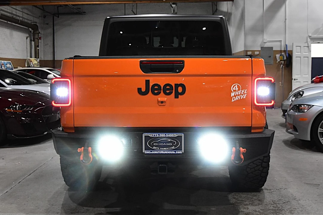 2025 Jeep JT Gladiator - Image 13 of 31