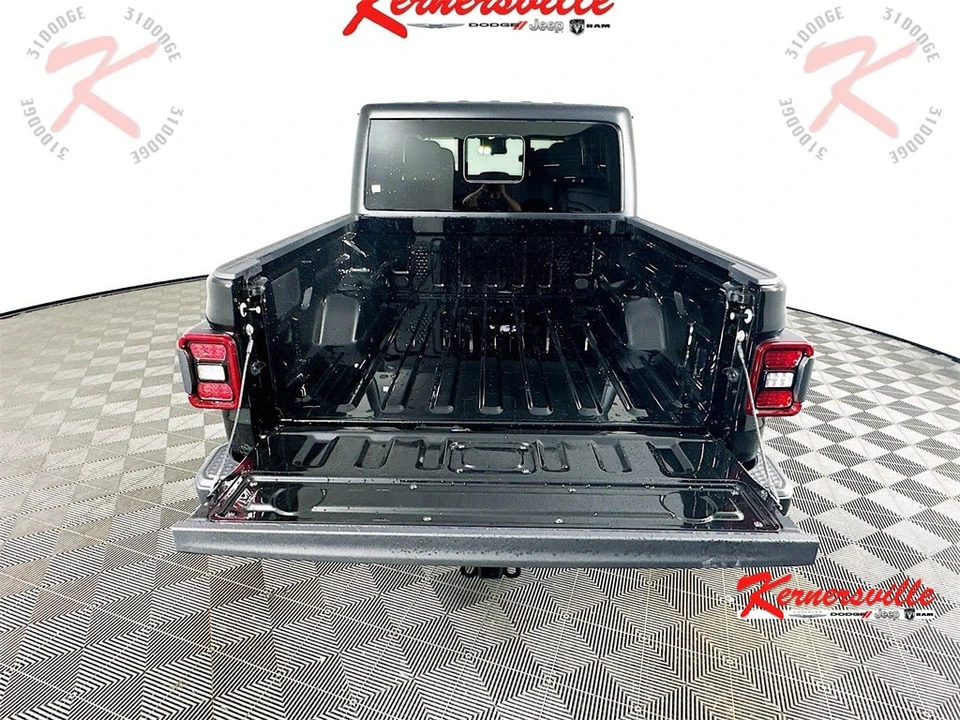 2025 Jeep JT Gladiator - Image 16 of 21
