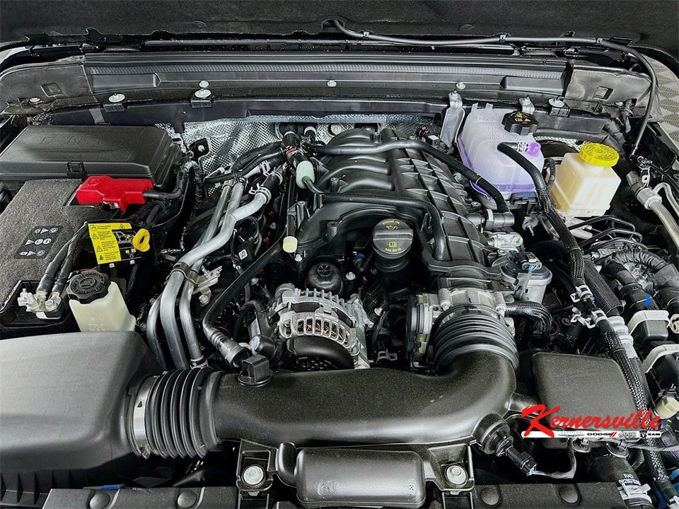 2025 Jeep JT Gladiator - Image 18 of 21