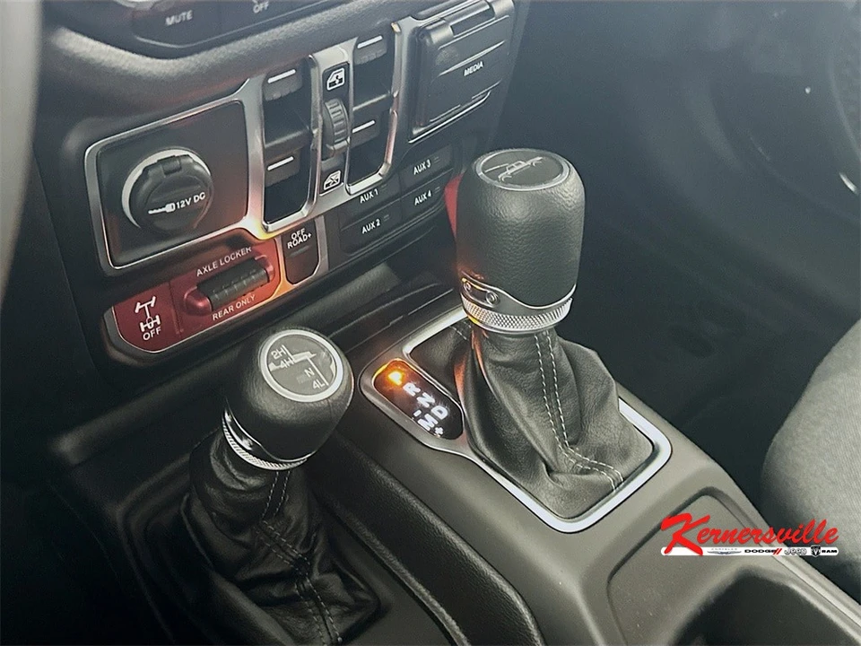 2025 Jeep JT Gladiator - Image 12 of 21