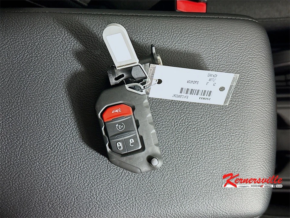 2025 Jeep JT Gladiator - Image 20 of 21