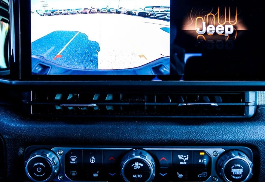 2025 Jeep JT Gladiator - Image 13 of 16