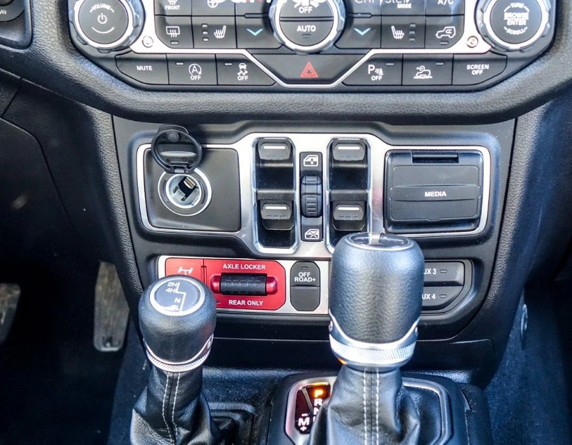 2025 Jeep JT Gladiator - Image 11 of 16