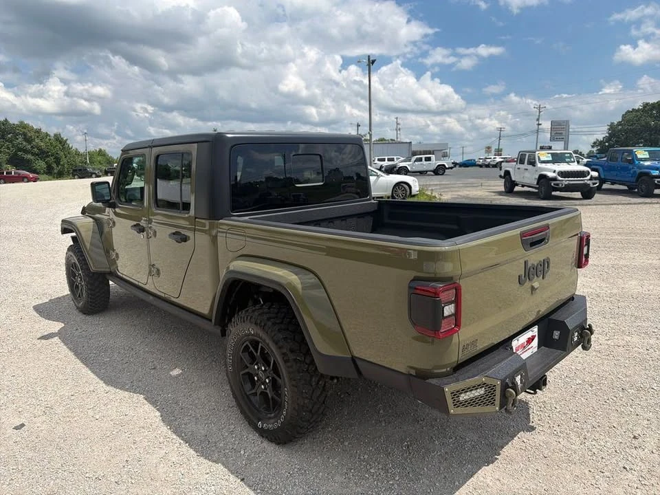 2025 Jeep JT Gladiator - Image 5 of 17